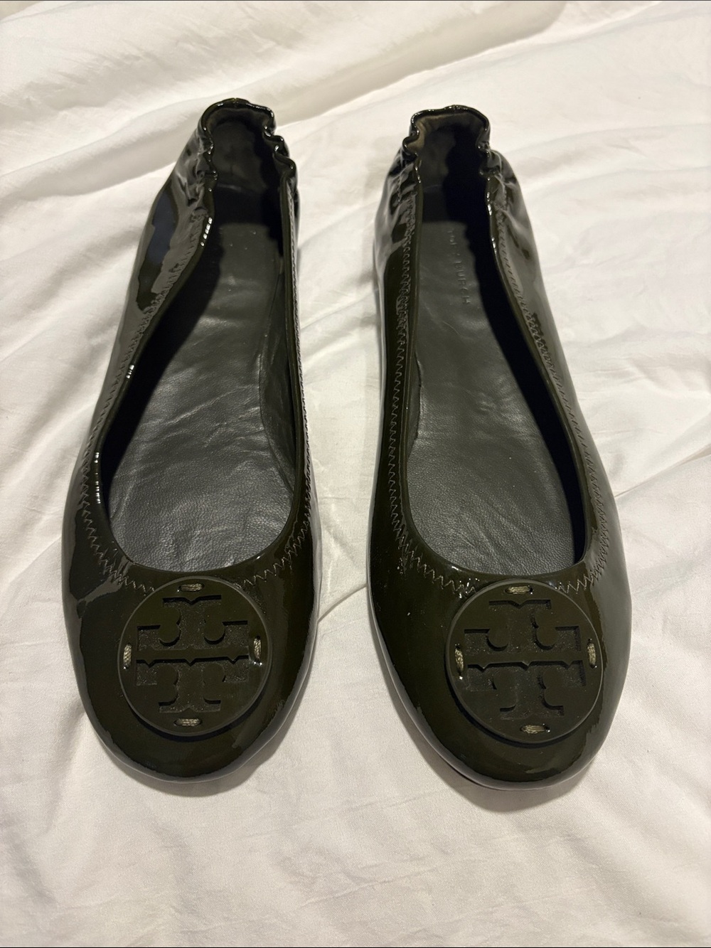 Tory Burch Olive Green Patent Leather Logo Ballet Flats